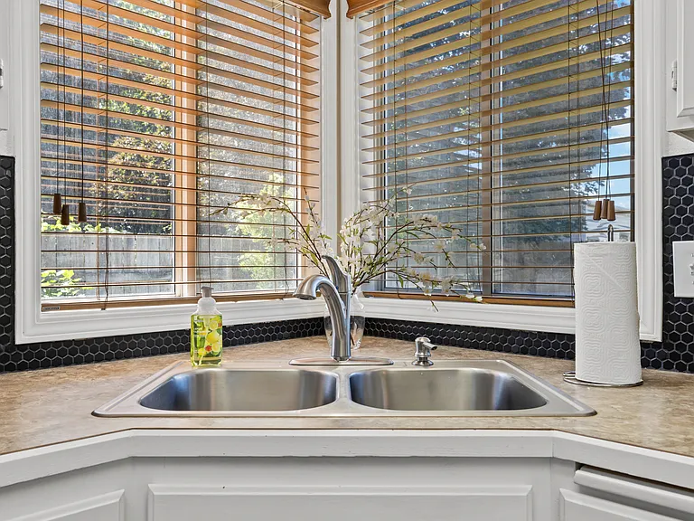1528 E Falconrim Ct — Photo 22