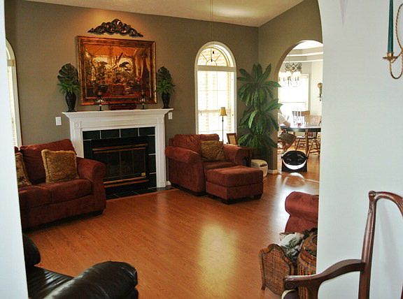 3rd image of 2545 Park West Dr