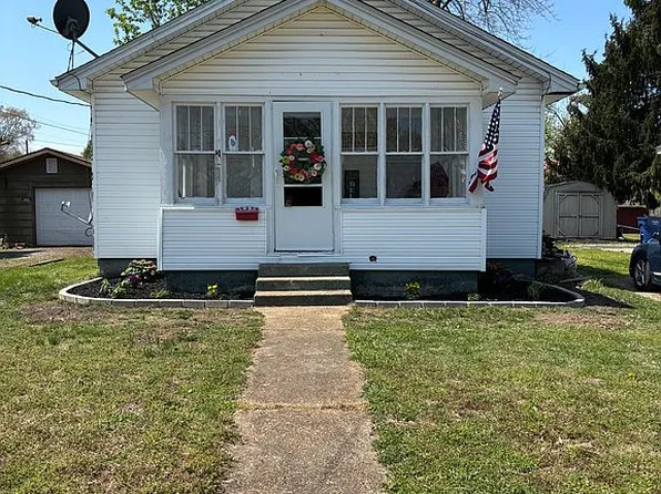 1803 Market St, Metropolis, IL 62960