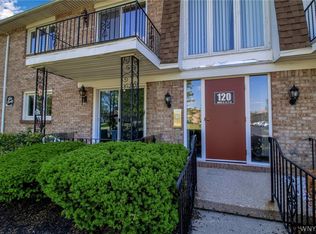 120 Old Lyme Dr APT 3, Amherst, NY