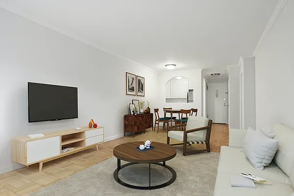 Rented by Stonehenge NYC LLC | media 2