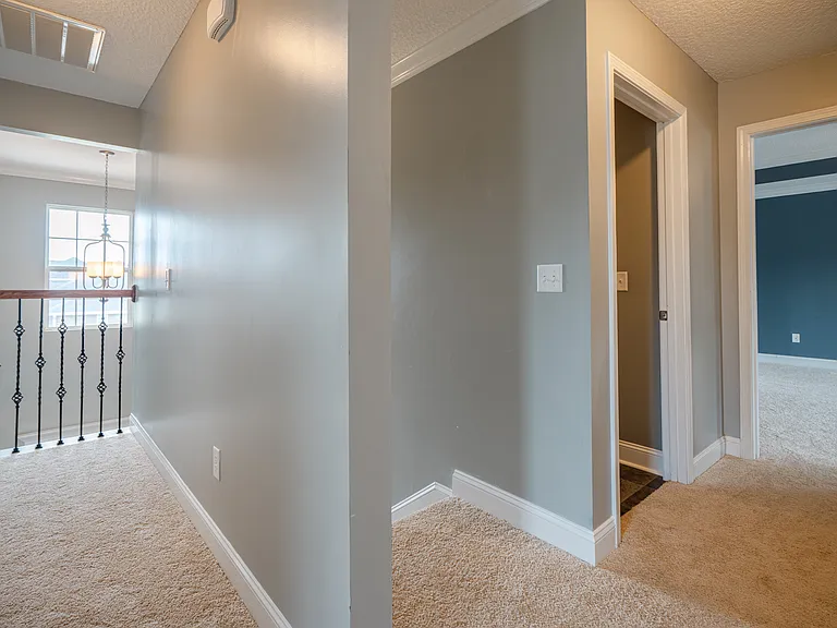 717 Highgrove Ct — Photo 34