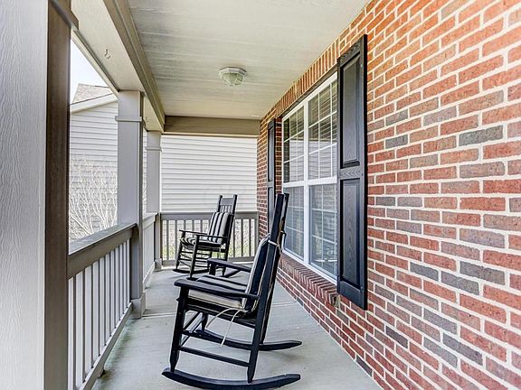 4th image of 4837 Creek View Ct