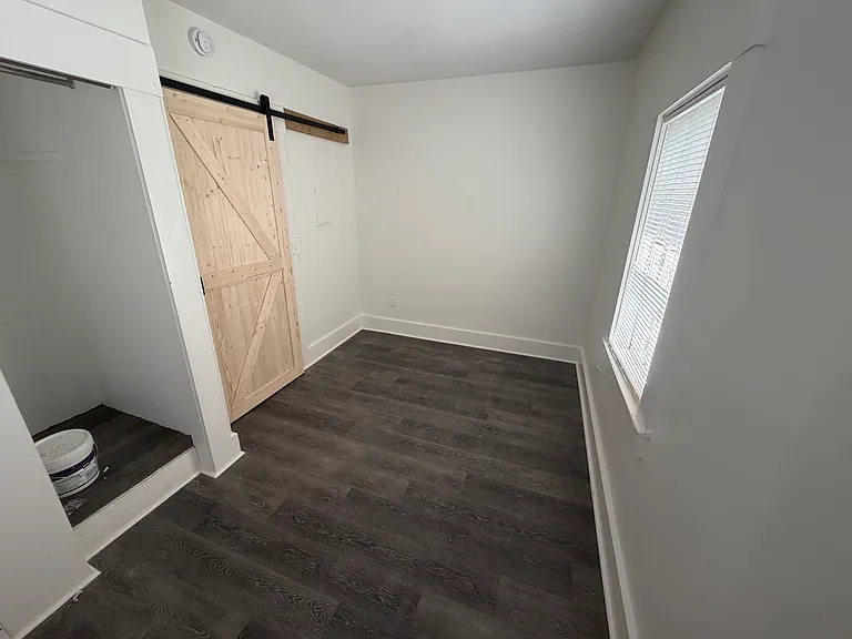 129 Ross Ave #4 — Photo 6