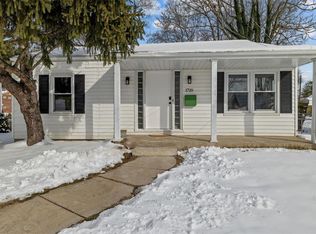 1720 Gallaher Ave, Saint Charles, MO 63301