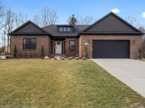 175 Serene Dr, Imlay City, MI 48444