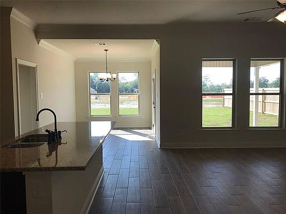 3rd image of 46 Walker Creek Dr