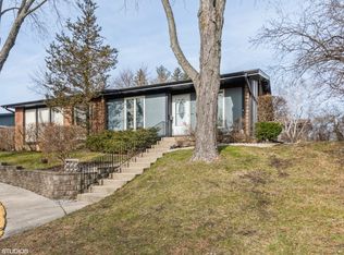 1 Tuileries Pl, Elgin, IL 60123