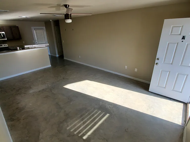 605 Stringer St #A — Photo 3