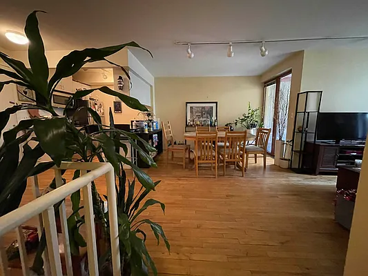 Rented by The Downtown LLC | media 69