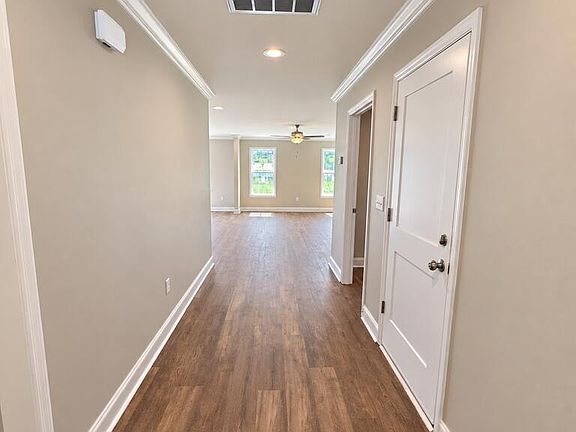 4th image of 711 Osprey Cir