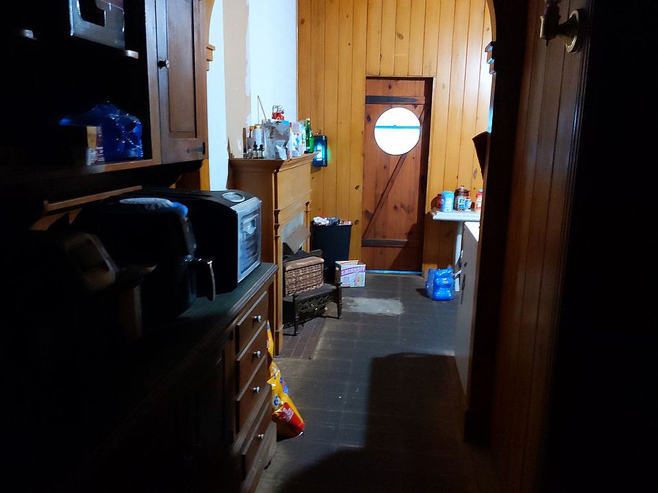 2nd image of 1701 Huff St