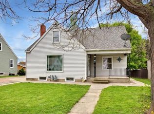 127 Elm St #1, Combined Locks, WI 54113