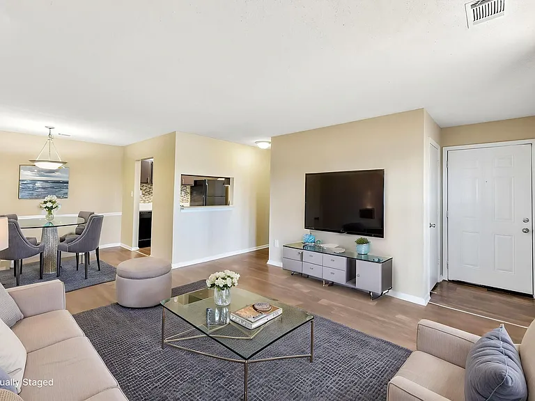 Woodland Trace Apartments — Photo 16