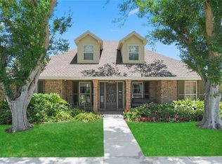 8611 Carriage Rd, River Ridge, LA 70123
