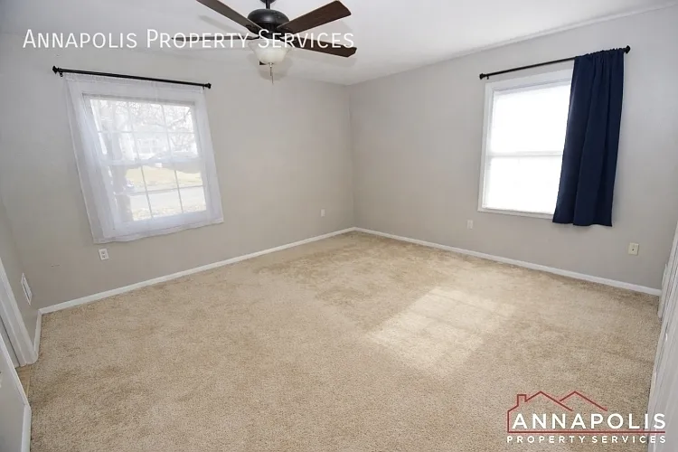 1027 Springhill Way — Photo 10