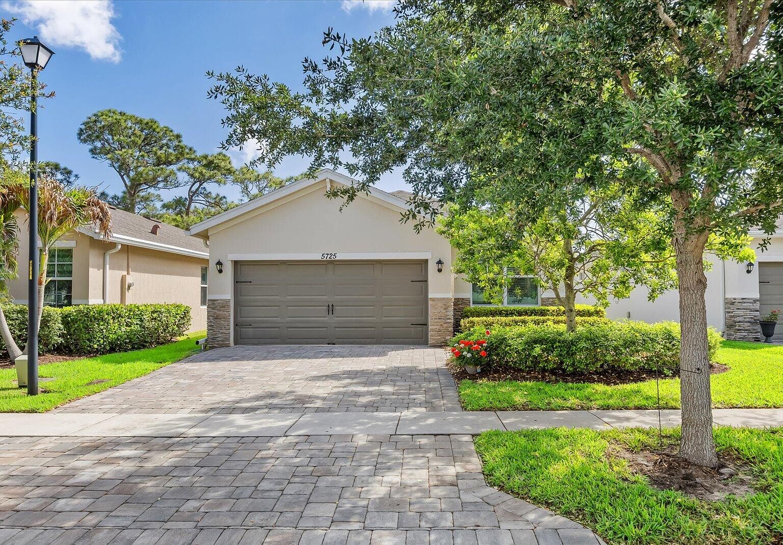 5725 SE Kawana Trail