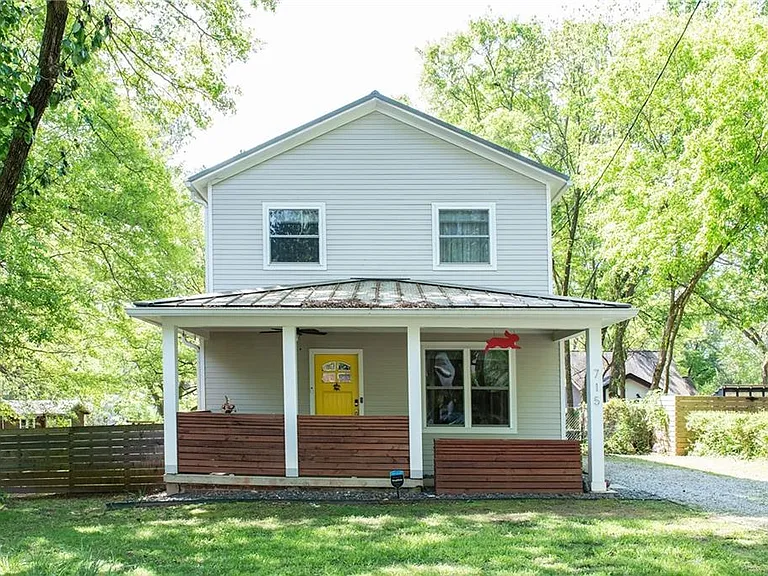 715 Hobart Ave SE — Photo 37