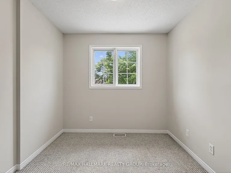 130 College Cir — Photo 30
