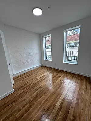 Rented by Reyes & Elsamad Real Estate Group | media 7