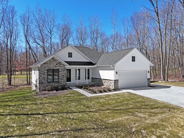 142 Questview Dr, Houghton Lake, MI 48629