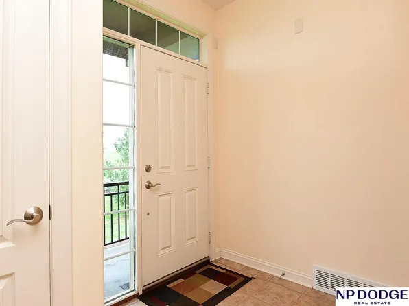 12259 Ida Plz, Omaha, NE 68142