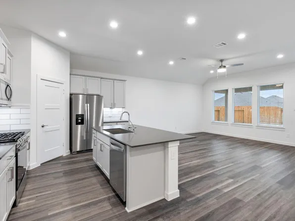 1589 Oakdale Crest Rd, Montgomery, TX 77316