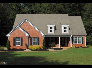 19 Price Dr E, Locust Grove, GA 30248