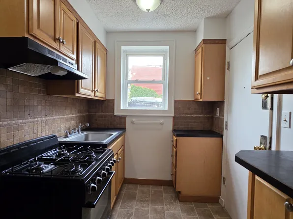 153-155 Avenue East image 4 of 20