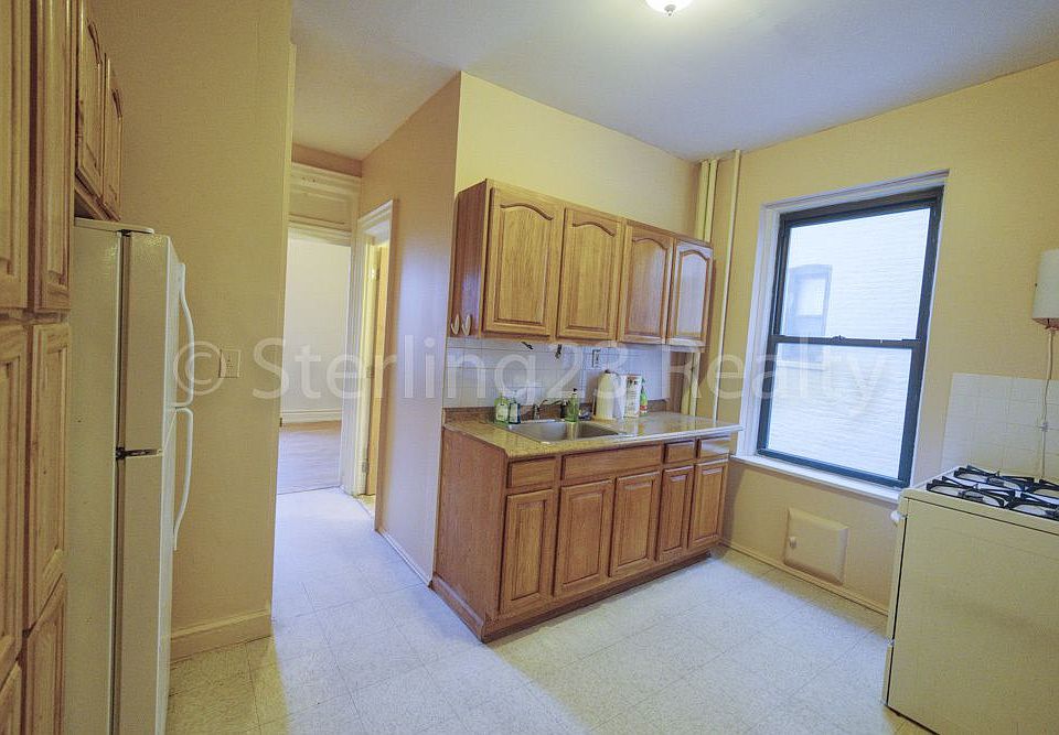 1st image of 3153 34th St APT 4F