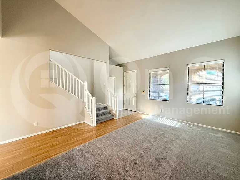 5310 E Hilton Ave — Photo 3