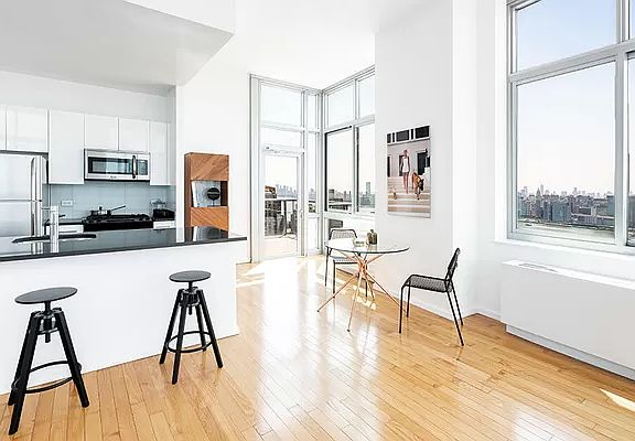 4th image of 4615 Center Blvd APT 604