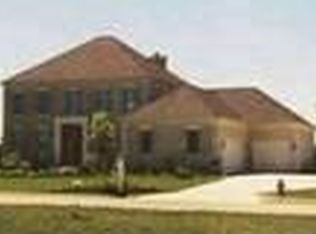 223 Players Club Ct, Commercial Point, OH 43116
