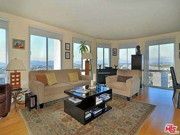 2nd image of 800 W 1st St APT 2810