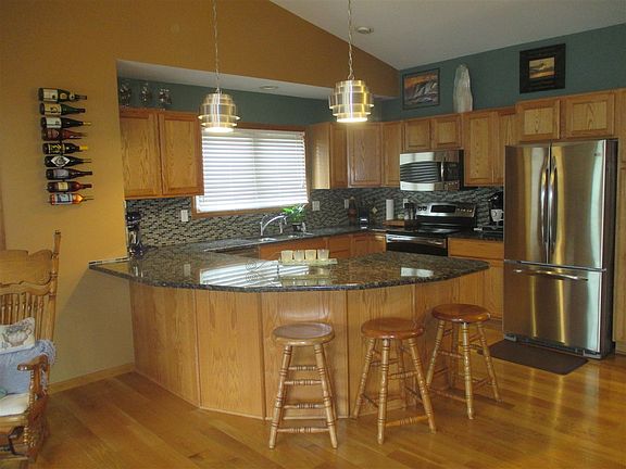 2nd image of 1116 Canary Dr