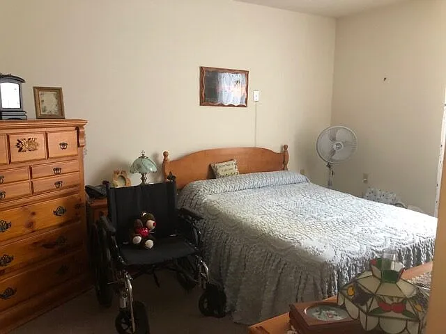 222 Schooley Ave — Photo 4