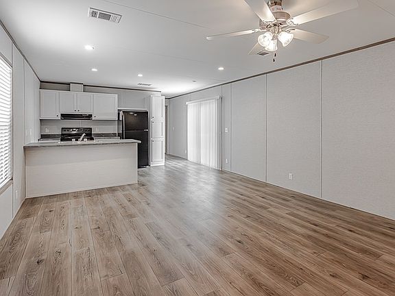 3rd image of 14202 W Ramon St