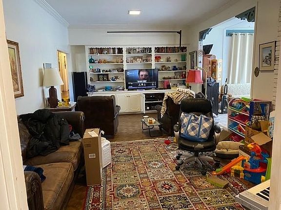 4th image of 2309 Clear Lake Cir