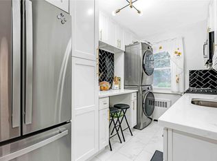 131-23 234th St, Rosedale, NY 11422