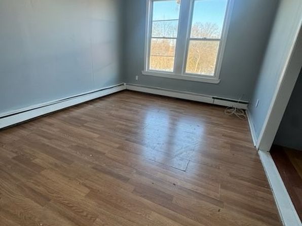 27 Edgewood St Unit 3