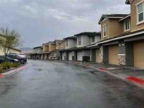 Exterior Neighborhood (street photo)