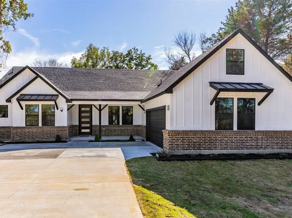 521 W Oakdale St, Cleburne, TX 76031