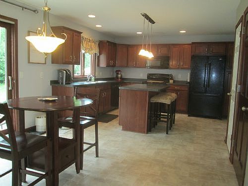 5th image of 134 Foxcroft Dr