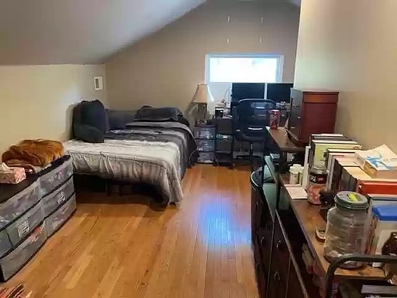 5th image of 202 Clemson St