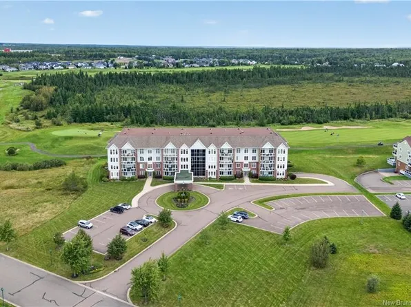185 Royal Oaks Blvd #103, Moncton, NB E1H 2P7