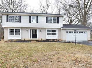 330 Algonquin Dr, Ballwin, MO 63011