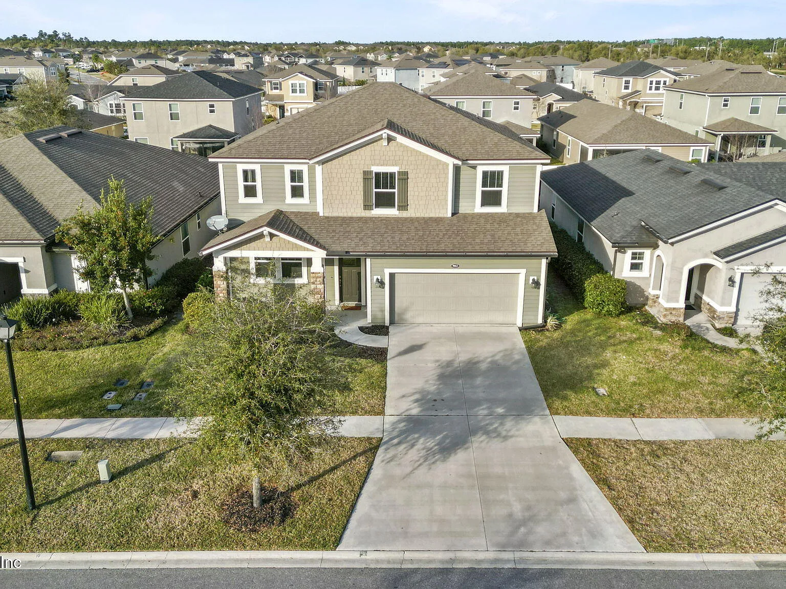 4 bed, 2.5 bath, 2435 sqft, $3,000 — Photo 3