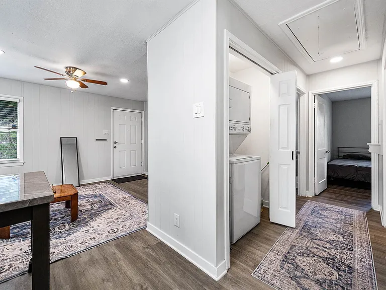 218 Hoffman St — Photo 9
