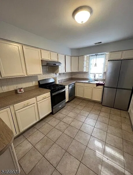 3 bed, 2.0 bath, $2,900 — Photo 3