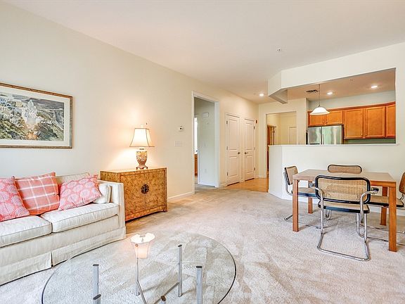 5th image of 36 Abigail Way Unit 1009